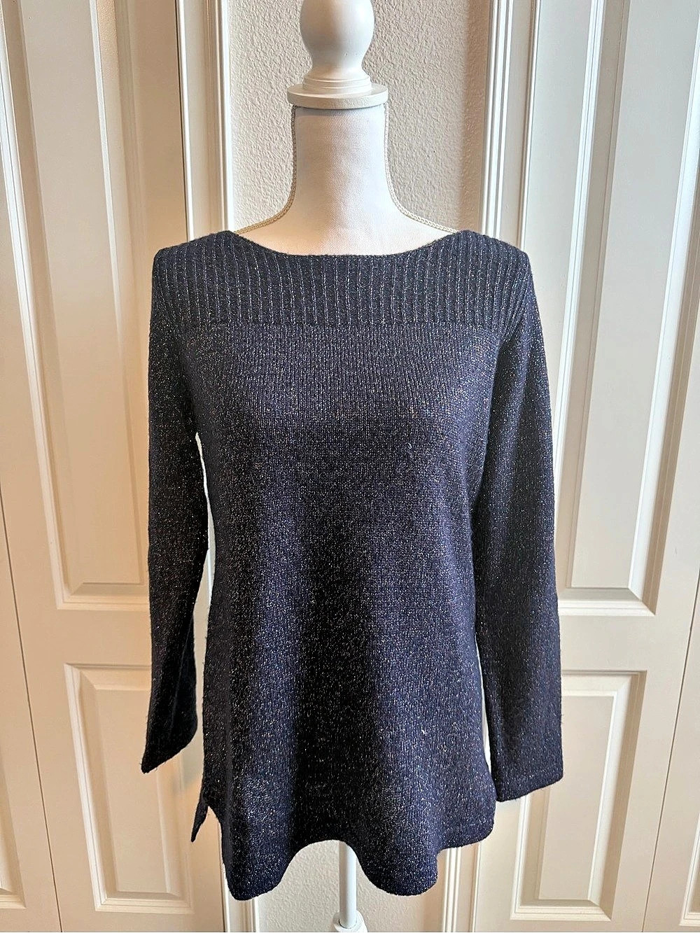 Liz Claiborne Metallic Knit Crew Neck Sweater in Black Size Medium